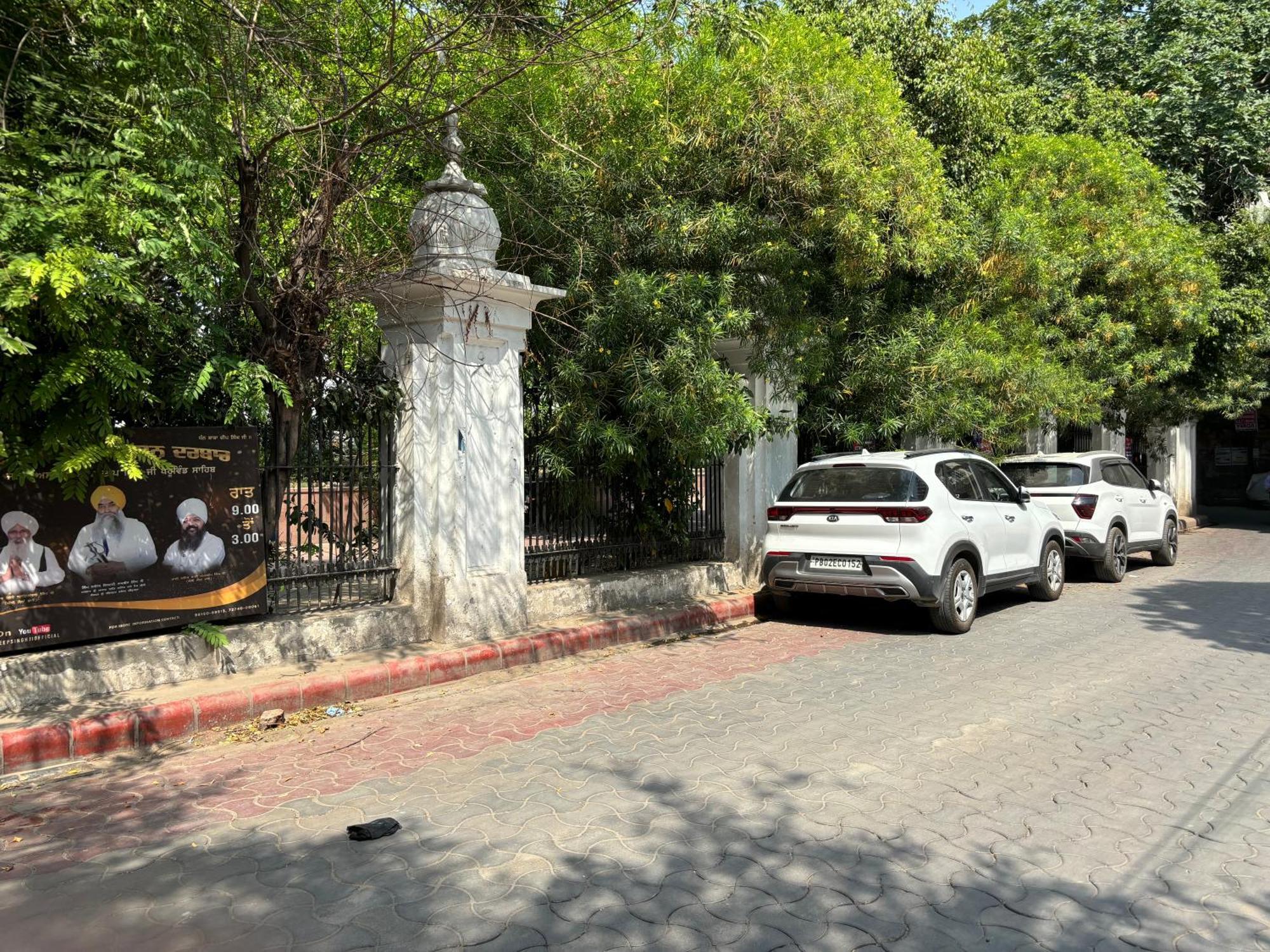 Hotel G R Residency Golden Temple Just 2 Mins Walking Distance From Hotel Amritsar Exterior photo