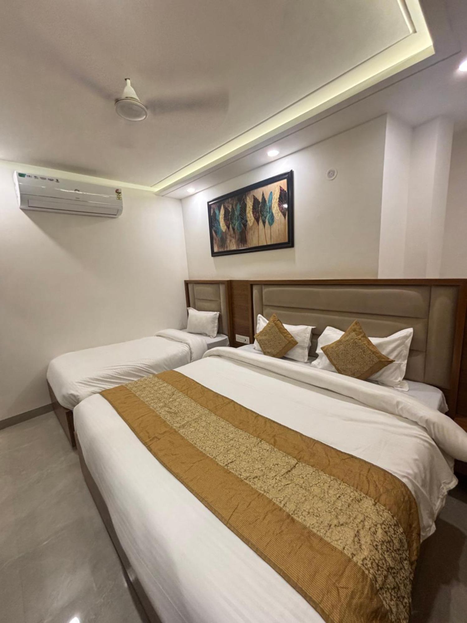 Hotel G R Residency Golden Temple Just 2 Mins Walking Distance From Hotel Amritsar Exterior photo