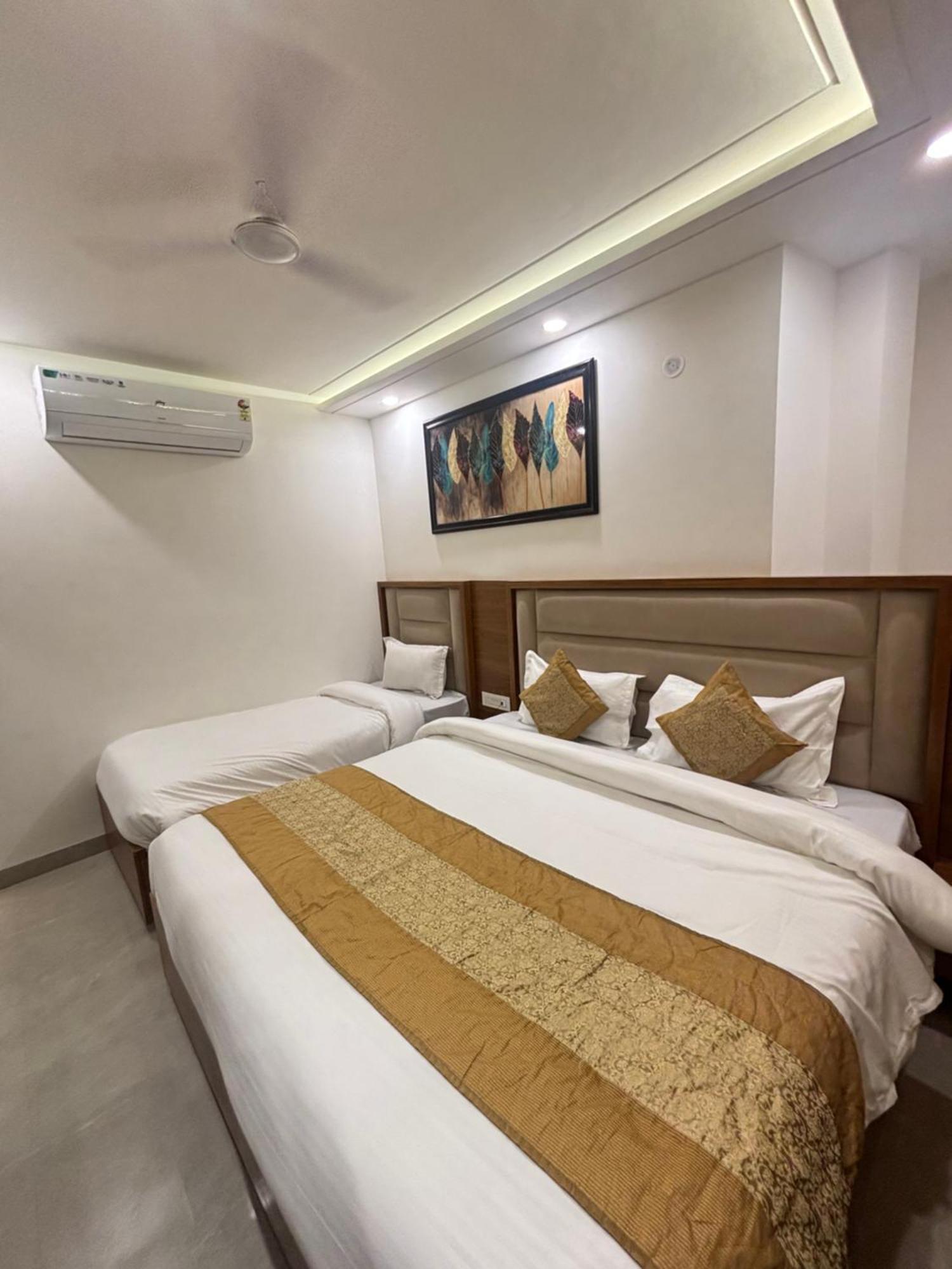 Hotel G R Residency Golden Temple Just 2 Mins Walking Distance From Hotel Amritsar Exterior photo