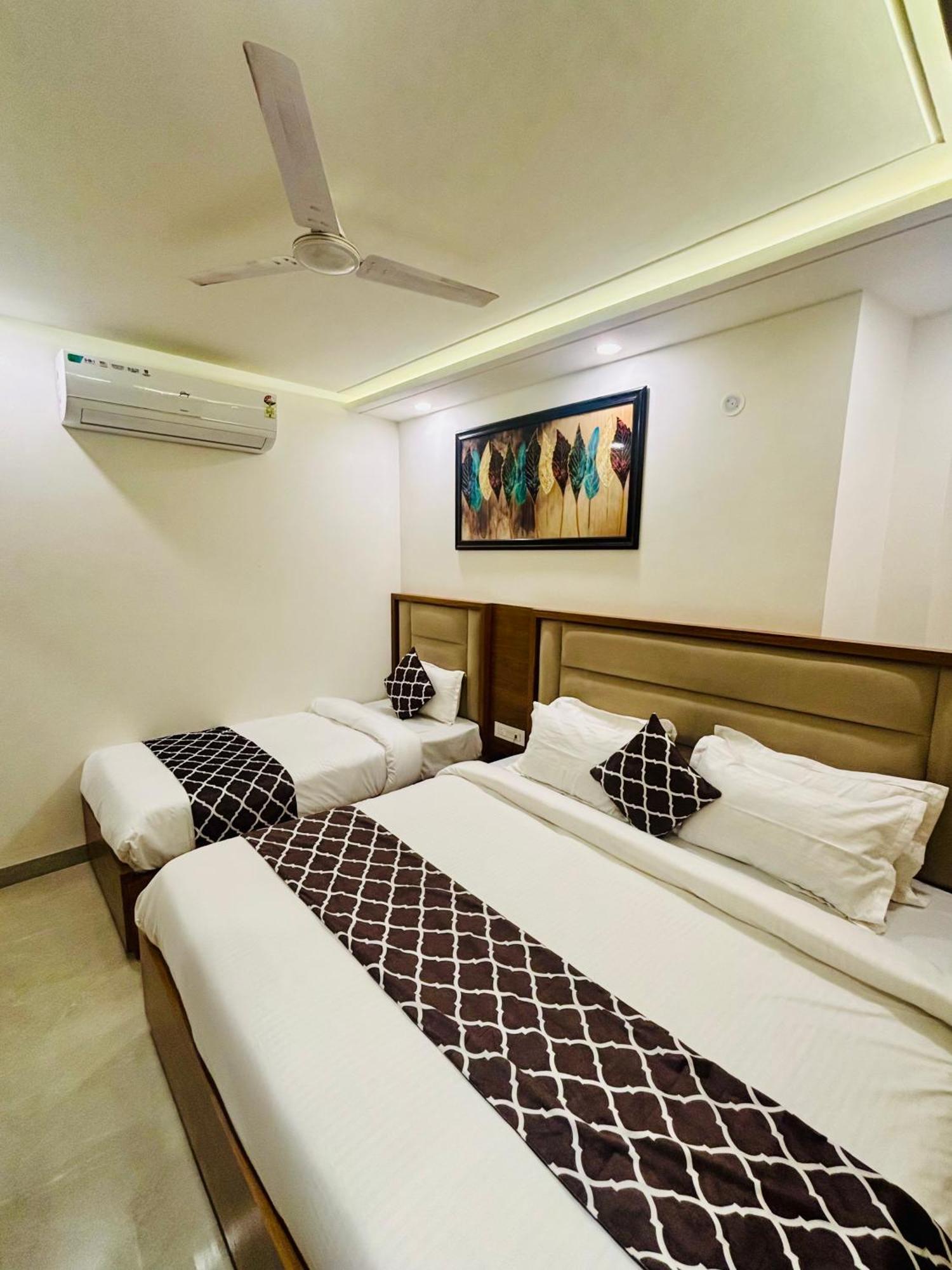 Hotel G R Residency Golden Temple Just 2 Mins Walking Distance From Hotel Amritsar Exterior photo