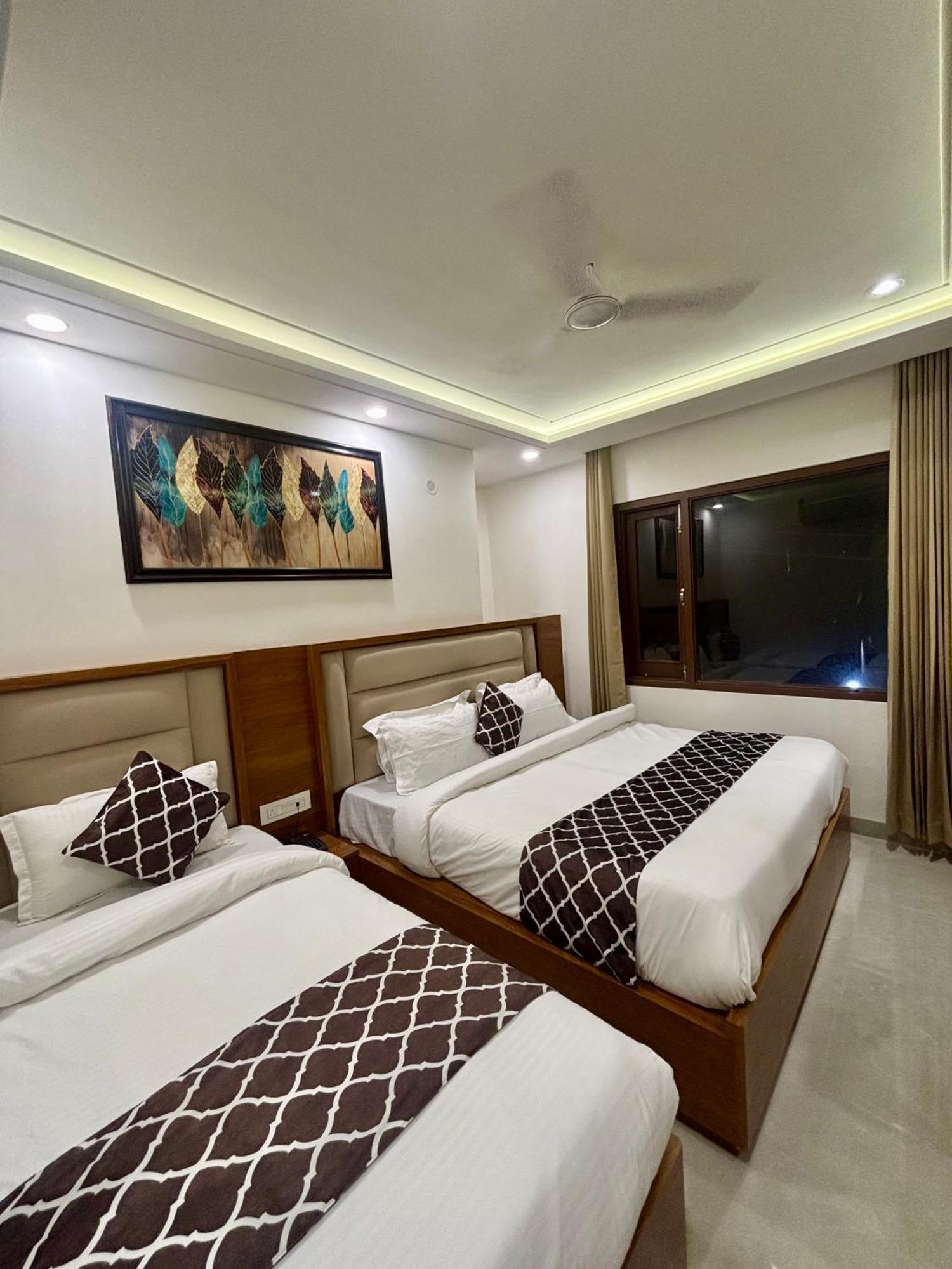 Hotel G R Residency Golden Temple Just 2 Mins Walking Distance From Hotel Amritsar Exterior photo