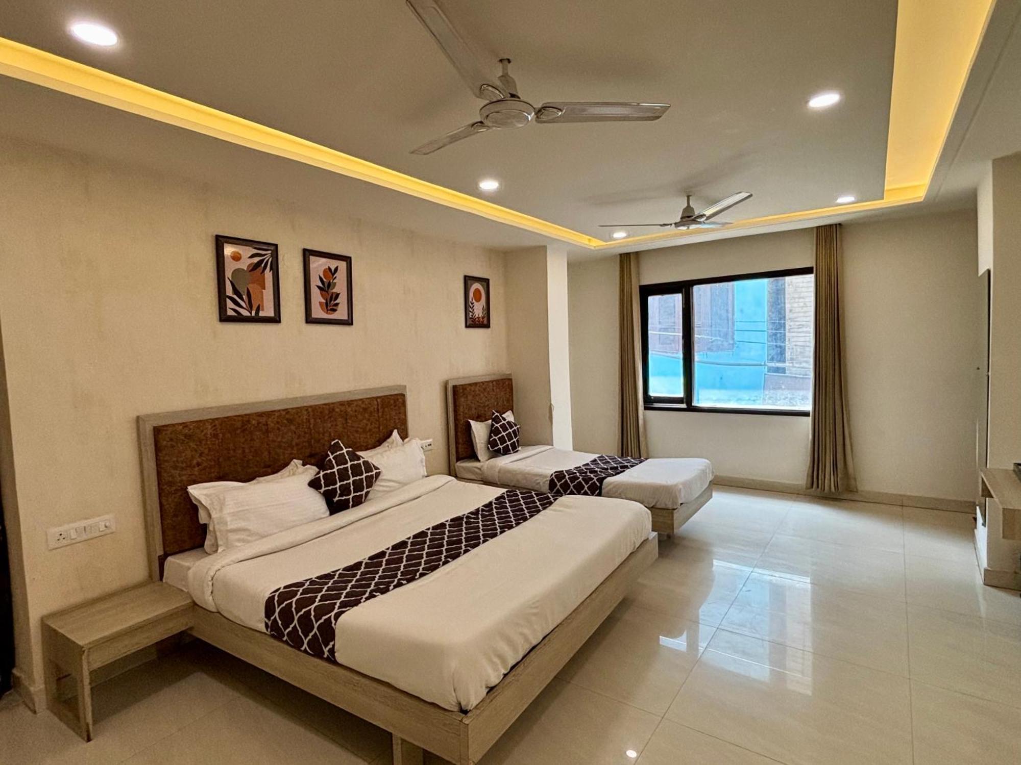 Hotel G R Residency Golden Temple Just 2 Mins Walking Distance From Hotel Amritsar Exterior photo