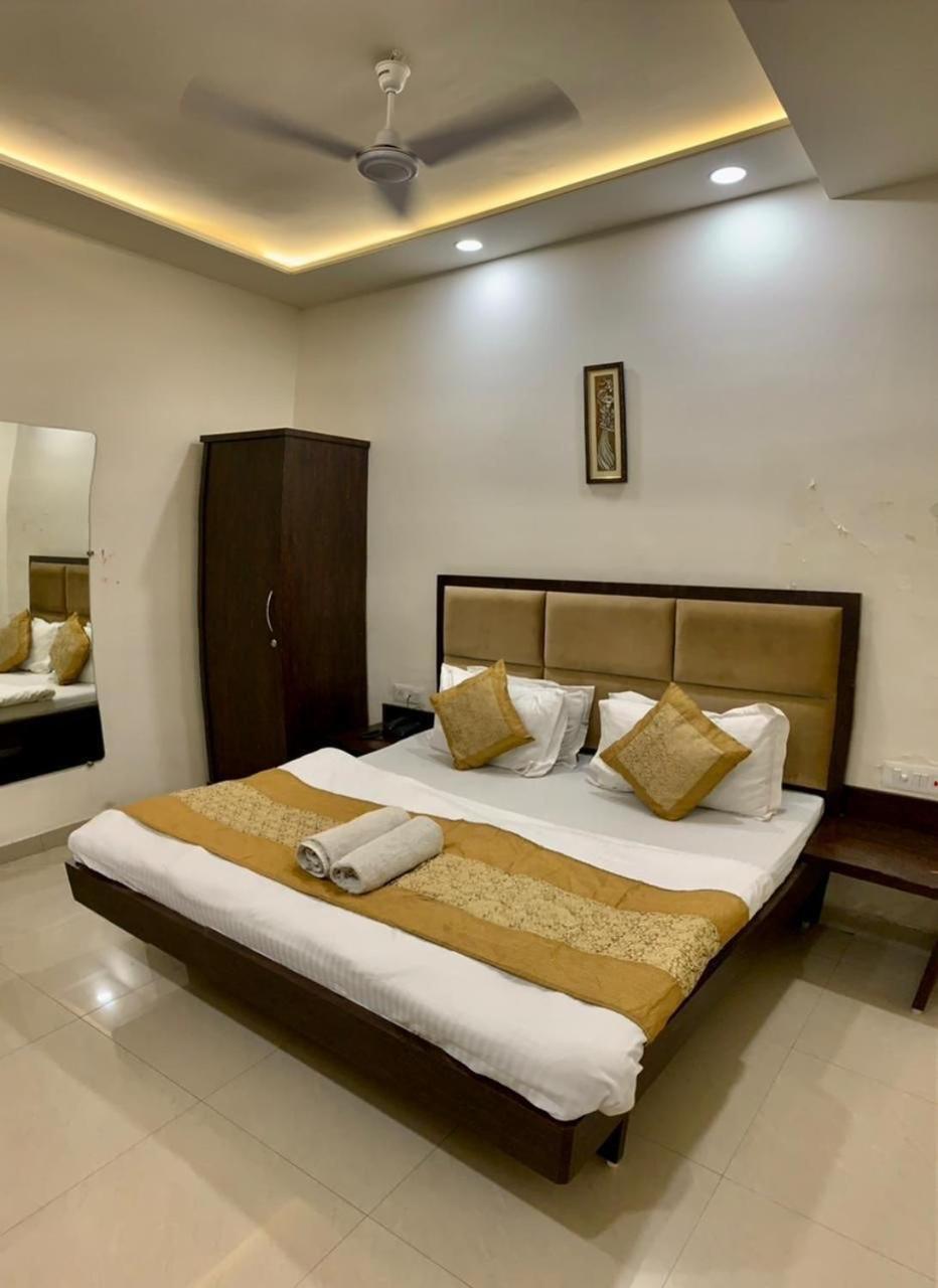 Hotel G R Residency Golden Temple Just 2 Mins Walking Distance From Hotel Amritsar Exterior photo